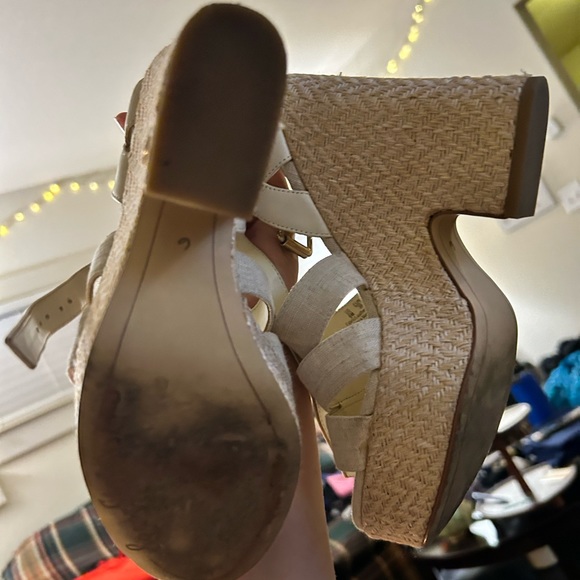 Liora Platform Sandals - Picture 8 of 8